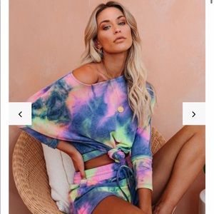 SOLD OUT Vici Collection Tie Dye dolman top sz large